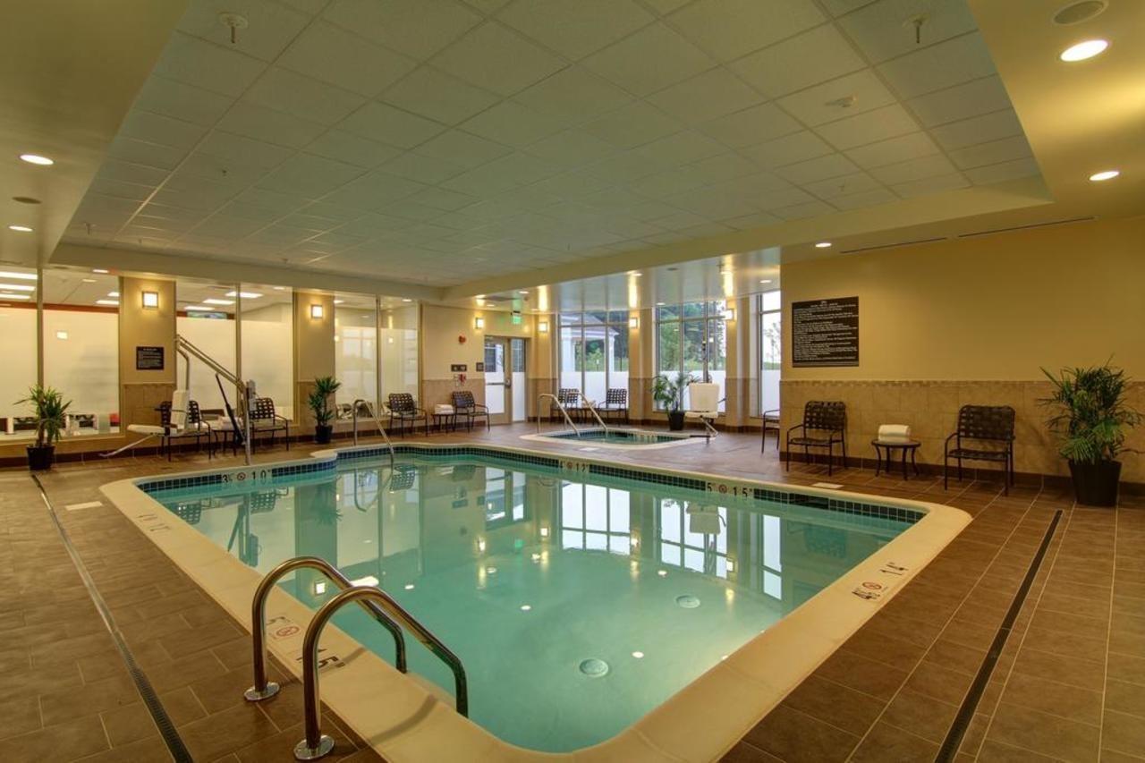 Hilton Garden Inn Woodbridge Esterno foto