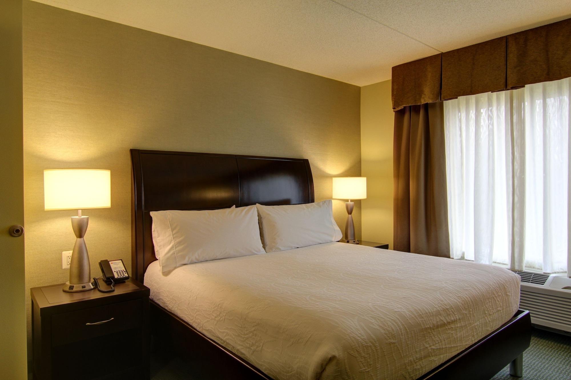 Hilton Garden Inn Woodbridge Esterno foto