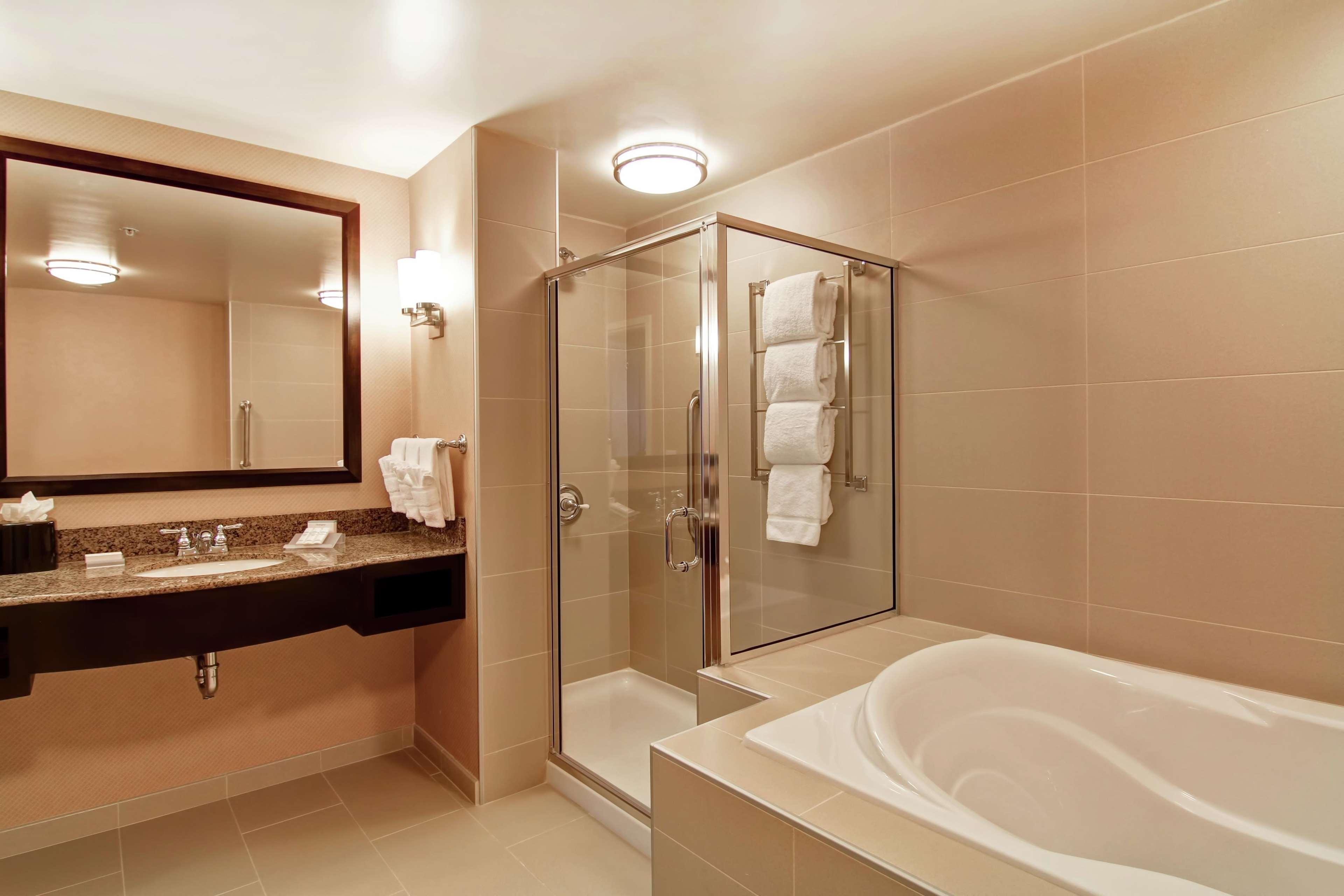 Hilton Garden Inn Woodbridge Esterno foto