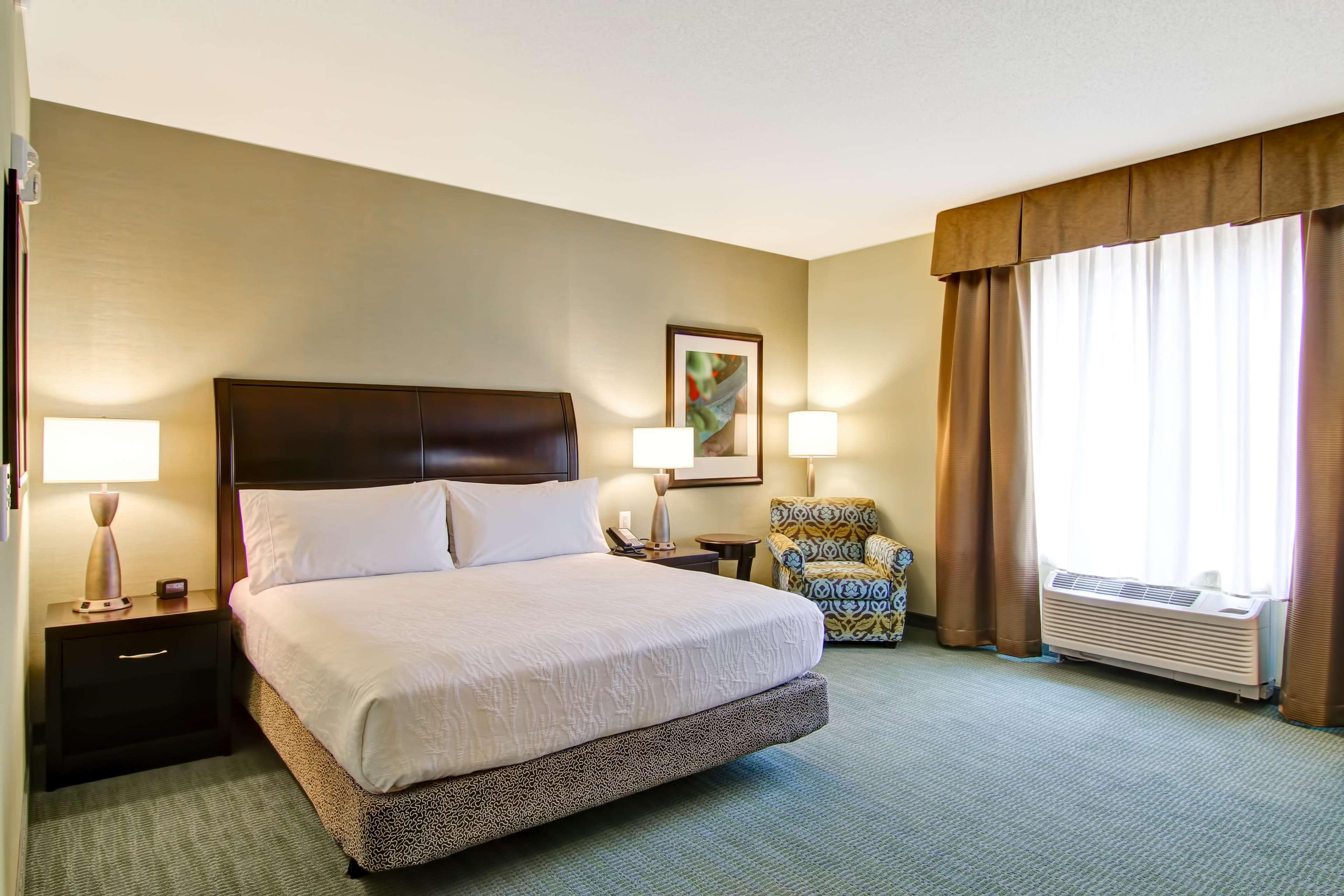 Hilton Garden Inn Woodbridge Esterno foto