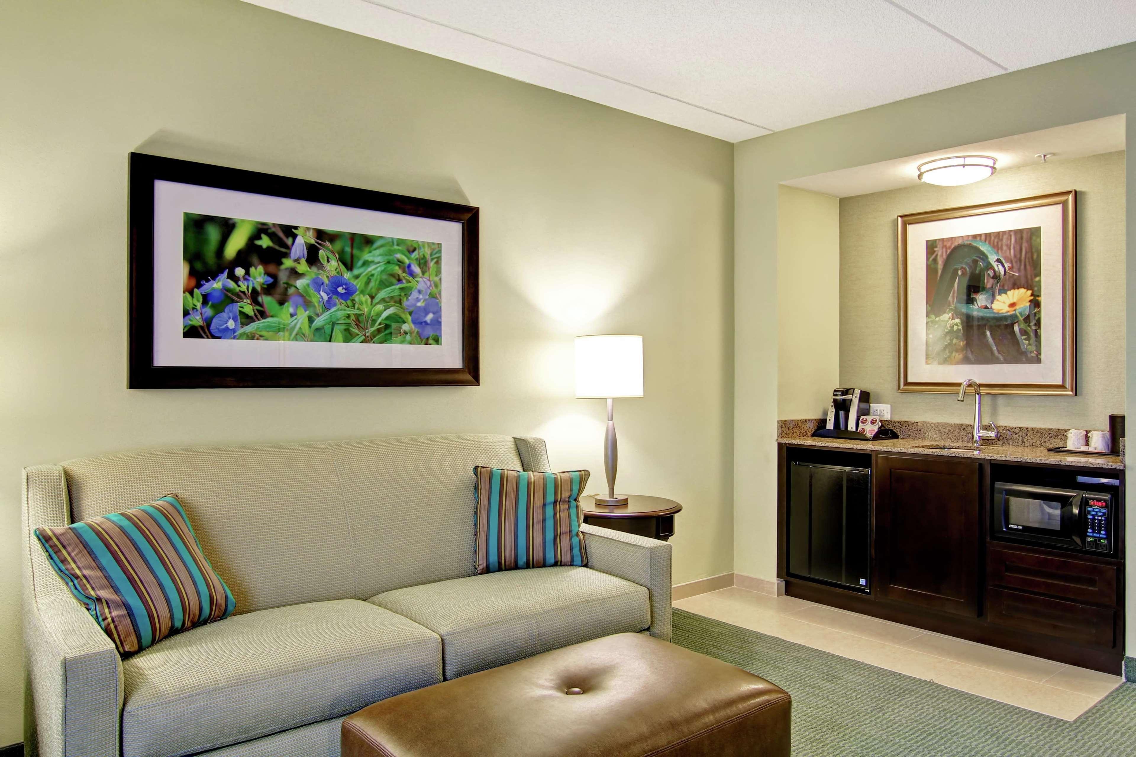 Hilton Garden Inn Woodbridge Esterno foto