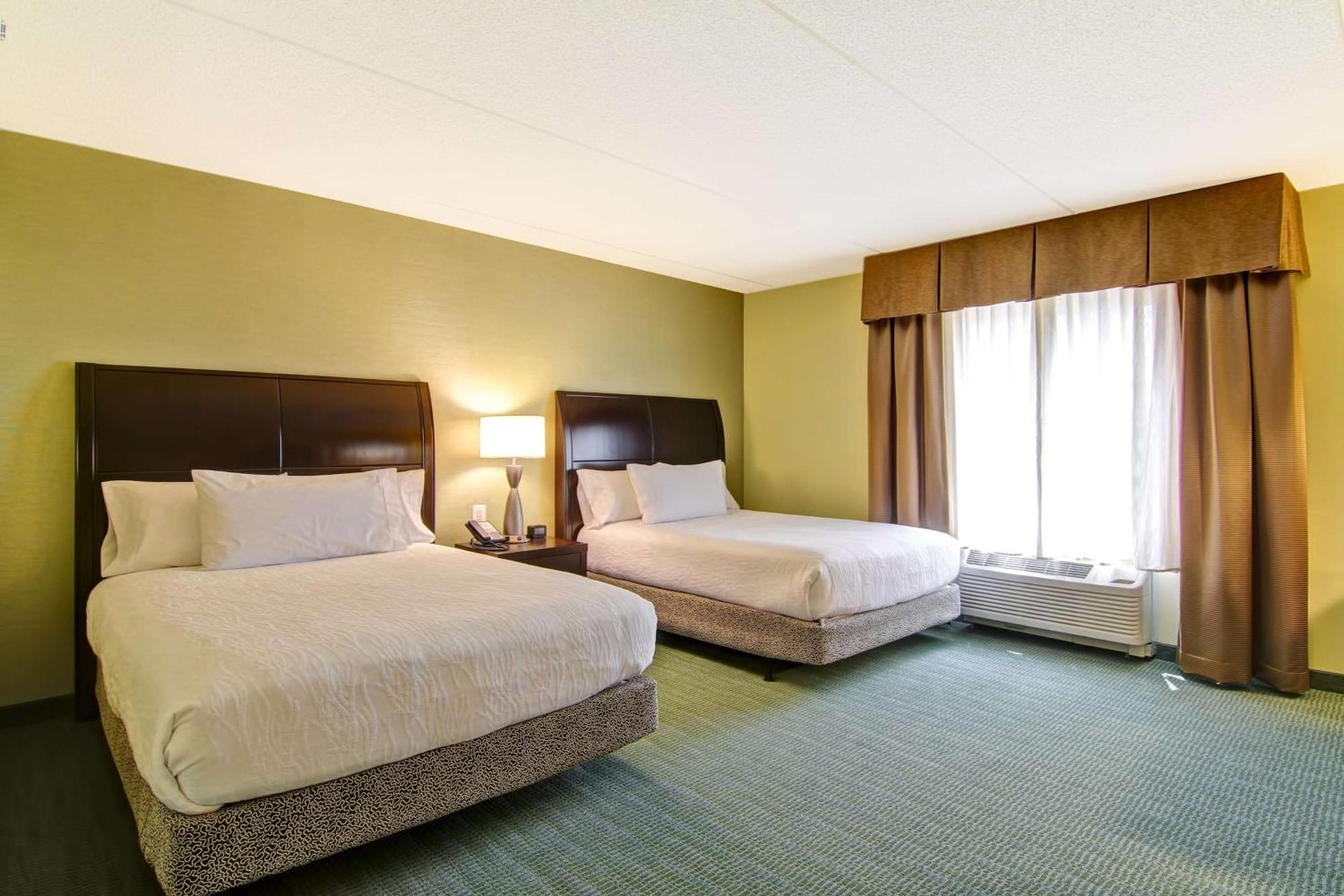 Hilton Garden Inn Woodbridge Esterno foto