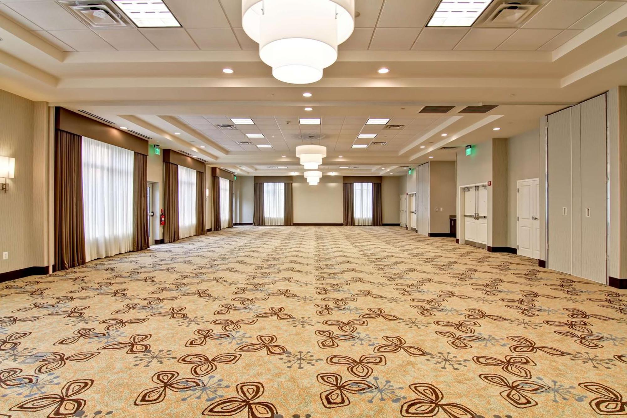 Hilton Garden Inn Woodbridge Esterno foto