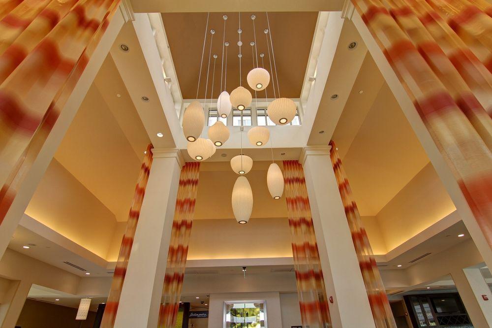 Hilton Garden Inn Woodbridge Esterno foto
