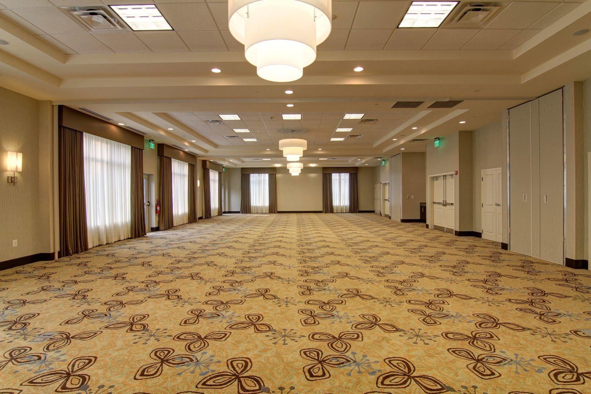 Hilton Garden Inn Woodbridge Esterno foto